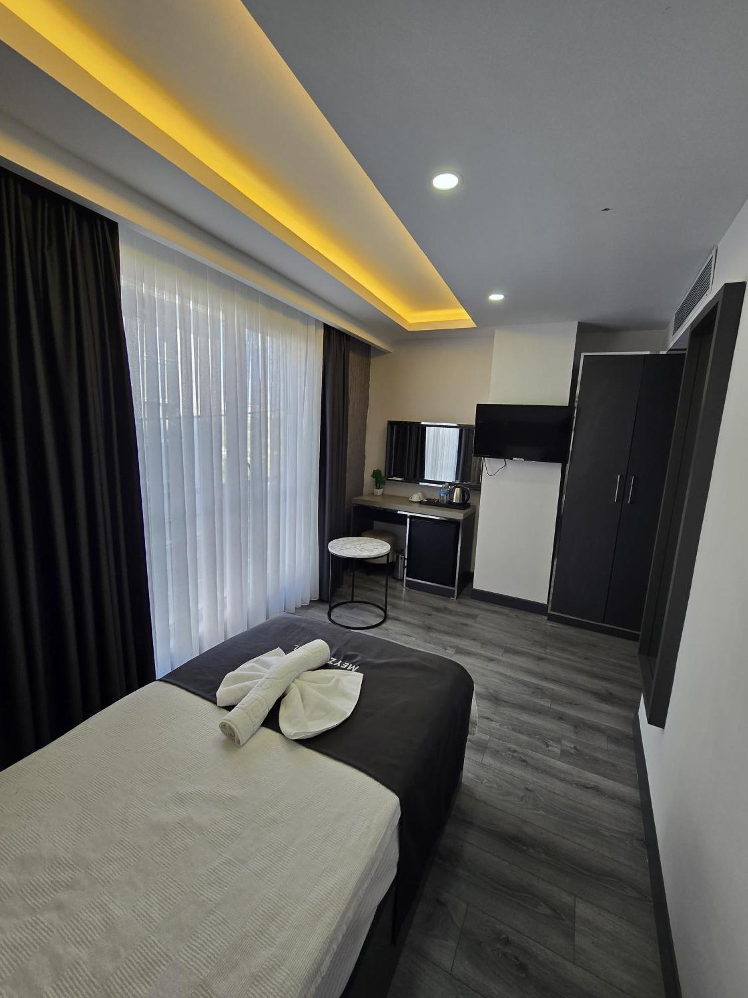Meyzi Hotel Истанбул Екстериор снимка